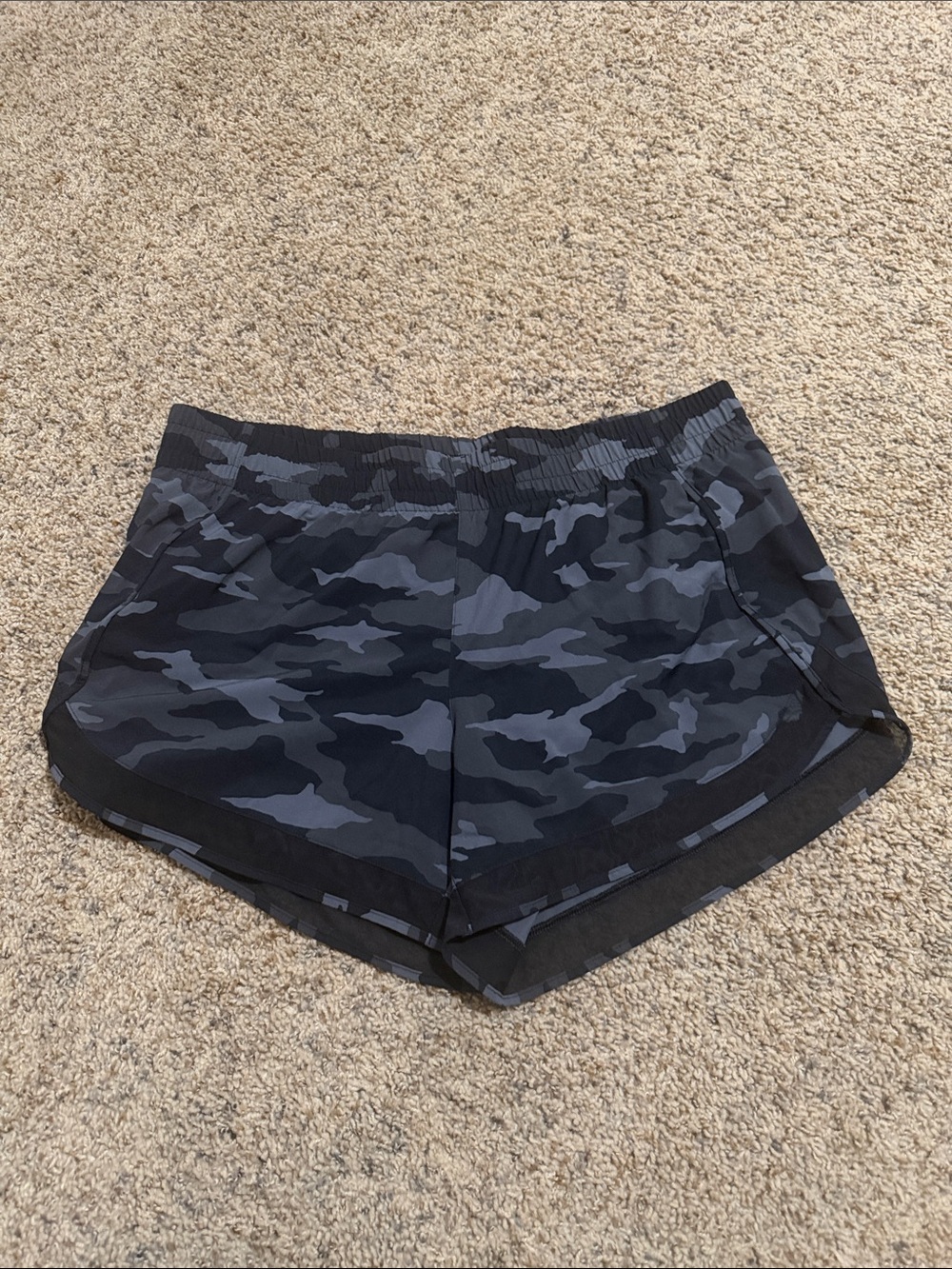 Athleta Black and Gray Camo 4” Mesh Racer Run Shorts